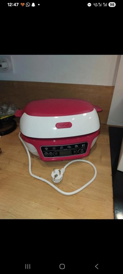 Tefal Cake Factory 1100 W Machine � G�teaux   Blanc - Rouge Framboise (KD801811)