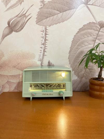 Radio Atlantic 81A 1959 r�trofit�e : Bluetooth   Enceinte JBL