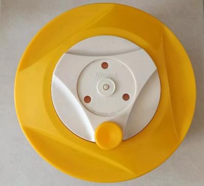 Essoreuse � salade jaune en plastique vintage 1970. Triumph TBE