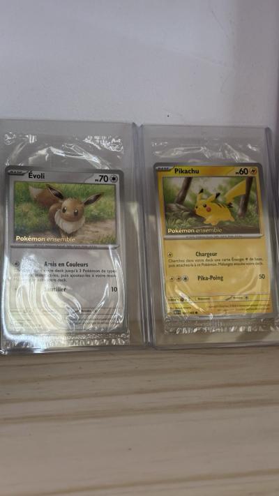 Lot 2 cartes promo Pok�mon FR Pikachu �voli 151 STAMP  �Pok�mon ensemble�
