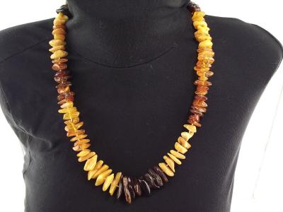 Collier perles d'ambre v�ritable de plusieurs couleurs
