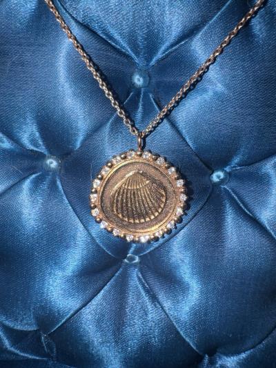 PURELEI collier pendentif coquillage plaqu� or rose avec perles blanches rondes