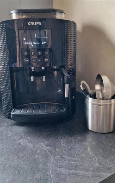 Krups machine � caf� en grains noire avec broyeur int�gr�, panneau digital
