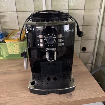 De'Longhi Magnifica S Machine � expresso Noir avec buse vapeur