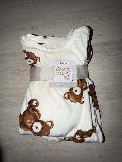 PRIMARK Couverture b�b� blanc marron motif oursons 50% polyester recycl�