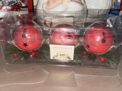 Lot de 3 cloches d�corations No�l rouges � suspendre motif �toile WOOD & BERRY