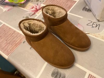 deux paires de bottines fourr�es