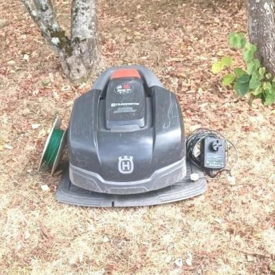 Husqvarna Automower 105 tondeuse robot avec station, c�ble p�riph�rique