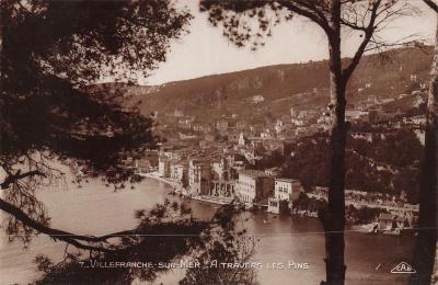 6 VILLEFRANCHE SUR MER A TRAVERS LES PINS