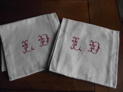 -  LINGE ANCIEN  (  lot serviette monogramme )    -