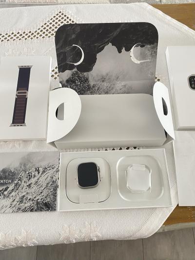 Apple Watch Ultra 2 49 mm avec bo�te et chargeur et bracelet