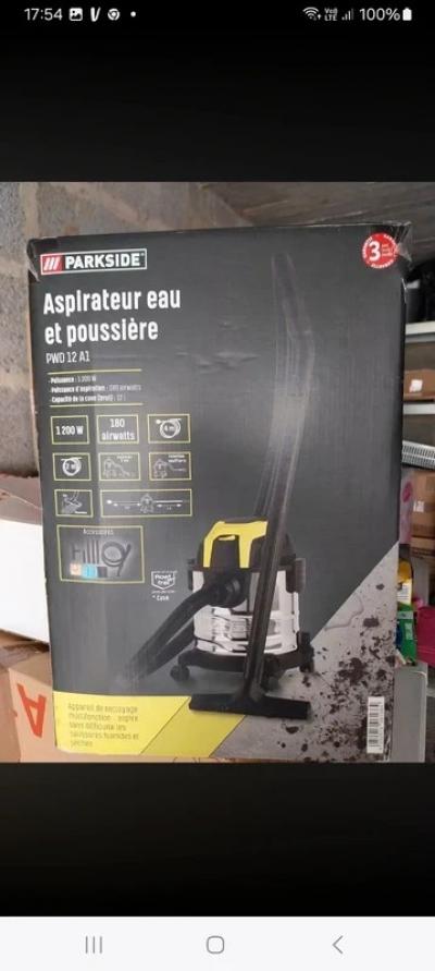 Aspirateur poussi�re et eau 1200 watts 12 1 bo�te de sac Neuf jamais servi