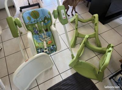 Fisher Price Balancelle b�b� 4 en 1 vert-bleu-blanc avec plateau