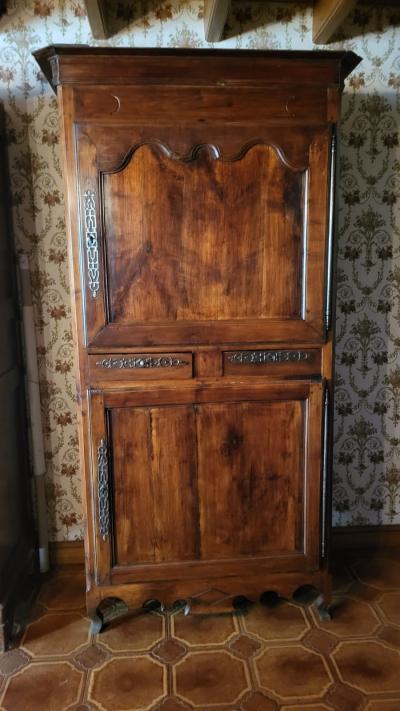 Armoire ancienne homme debout bois massif