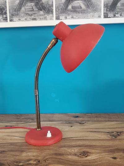 Lampe de bureau vintage rouge et laiton   Style Mid Century Aluminor