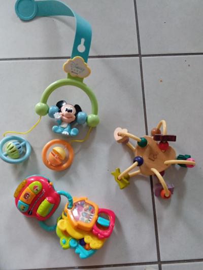 Disney Lot jouets d �veil b�b� multicolores �lectroniques, hochet anneau Mickey