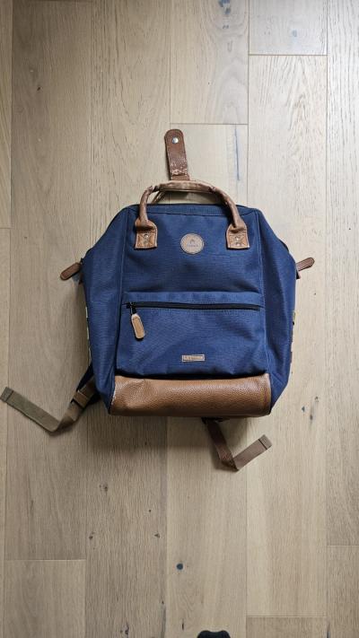 Sac � dos Caba�a Adventurer Medium Bleu Marine & Camel   Pochette