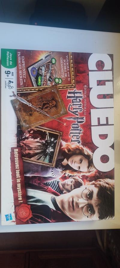 Hasbro Cluedo Harry Potter jeu de soci�t� 9  3 5 joueurs myst�re