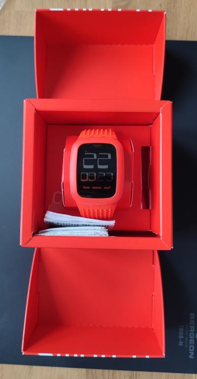 Swatch Touch montre bracelet digitale quartz rouge, r�sistante � l eau, bo�te