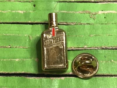 pins COINTREAU num�rot� 1244. Liqueur spiritueux oranges 1849 ANGERS FRANCE