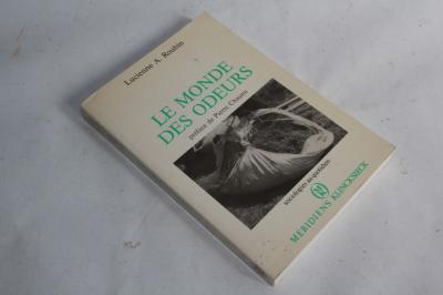 Le monde des odeurs Lucienne A. Roubin 1989 (55591)