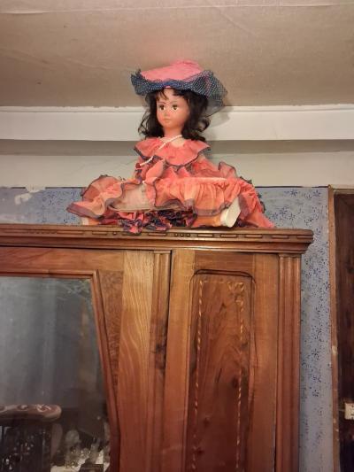 Poup�e d�corative robe rose � volants, chapeau, tissu, 17 ans et plus