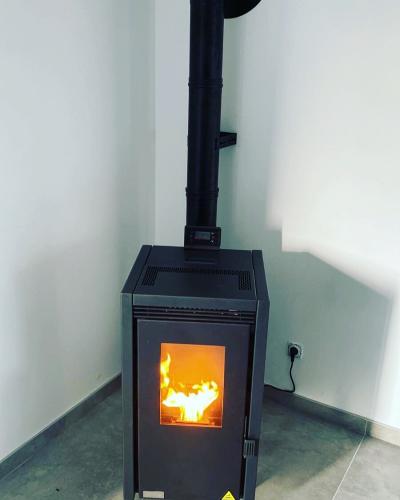 Po�le a granul�s TEBA TP 06. 08,14 kw. Produit neuf emball�.