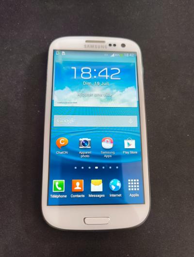 Samsung Galaxy S3 t�l�phone portable smartphone