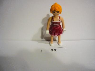 PERSONNAGE PLAYMOBIL  F2    N� 22 BON ETAT GENERAL VOIR PHOTOS
