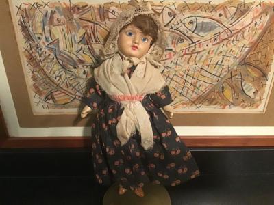 petite poup�e ancienne, t�te peinte, tenue origine