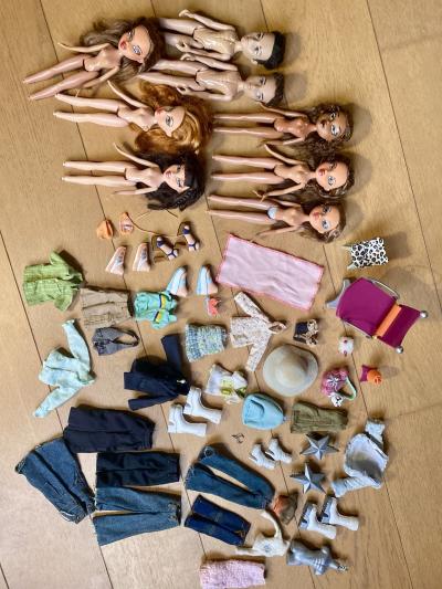 Gros lot Bratz vintage   8 poup�es   v�tements, accessoires & mobilier