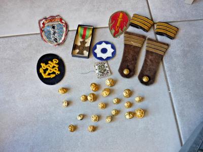 Lot Militaria Croix Combattant Volontaire 1914 1918 Boutons Insignes Marine