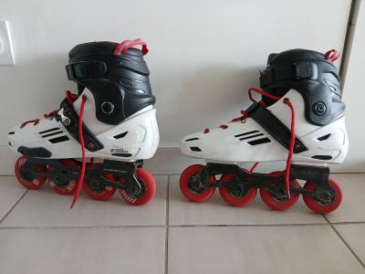 DECATHLON Rollers en ligne OXELO MF500 blanc noir rouge