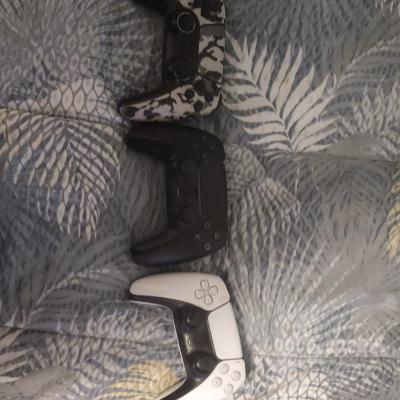 Sony PS5 DualSense   Manette Action. Lot 3 manettes Blanc-Noir Camouflage Gris