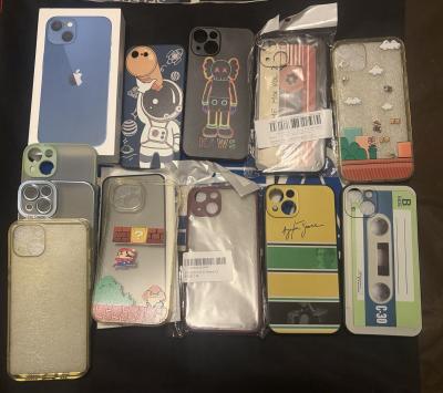 Apple iPhone 13 Bleu avec bo�te, c�ble, chargeur et lot de coques