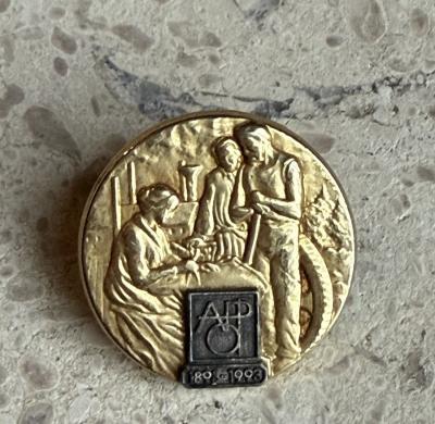 Pin s ADP 1893 1993 Avenir Du Prol�tariat Arthus Bertrand Paris