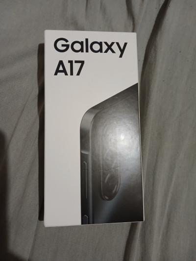 Samsung Galaxy A17 Smartphone Noir 128 Go A17 avec bo�te Comme Neuf