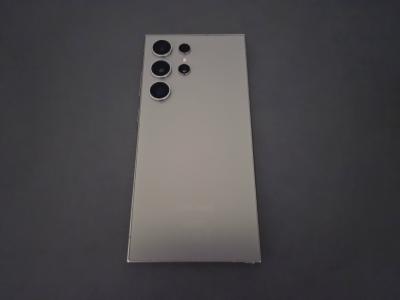 Samsung Galaxy S24 Ultra Gris Titane   12Go-1To & lot d'accessoires
