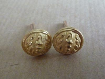 ANCIENNE PAIRE DE BOUTONS DE K�PI DE MEDECIN FRAN�AIS SERVICE DE SANT� casque