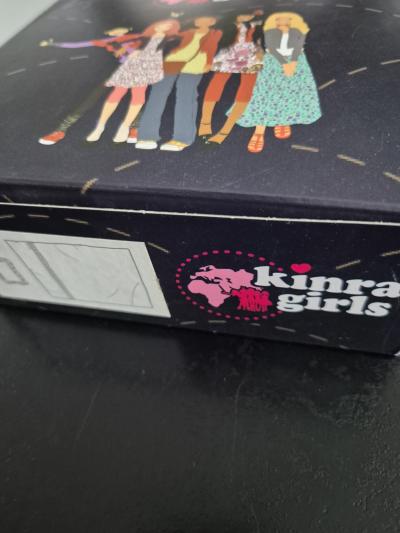 POUP�E KINRA GIRL COROLLE : SA COUVERTURE ET SON OREILLER   1 TENUE   SERRE TETE