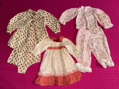 3 habits anciens de poup�e