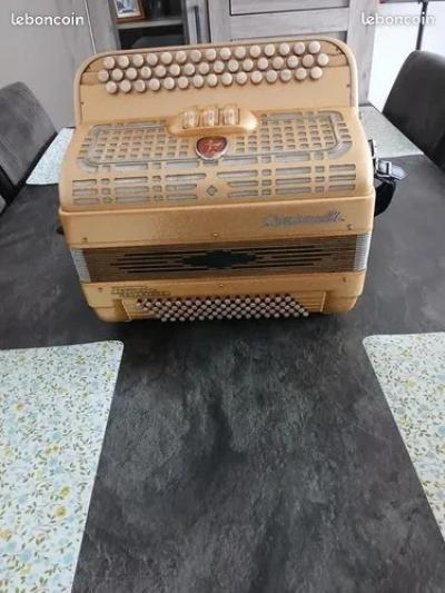 accord�on chromatique BOUTONS CRUCIANELLI NAZZARENO PIERMARIA 80 BASSE 3 VOIX