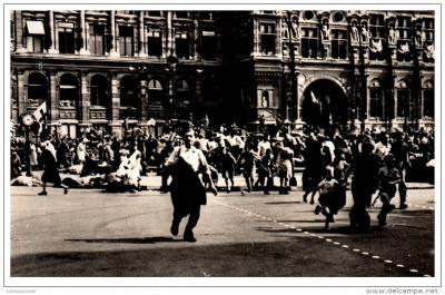 MILITARIA   1939   1945   liberation de Paris   place de l'hotel de ville