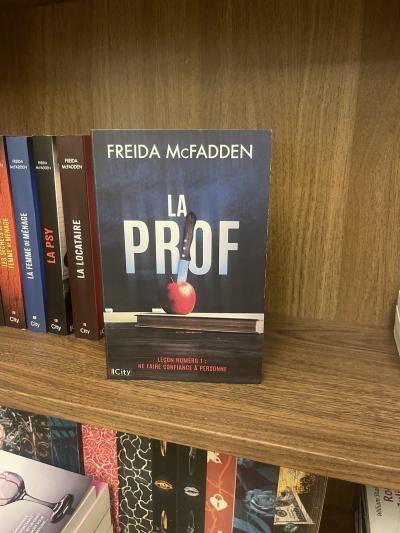 Freida McFadden   La prof   Roman   City �ditions   Livre