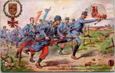 MILITARIA 14-18   charge de soldats francais.