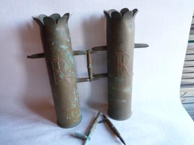 Pair of 75mm shells, French soldiers, World War I (1914 18) (16017)