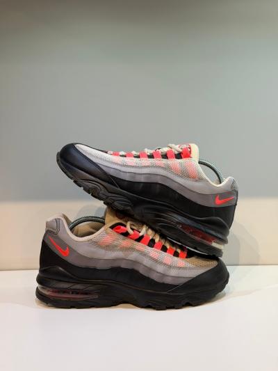 Nike Air Max 95 OG Solar Red 2018 GS Pointure 39 EU Occasion Tr�s bon �tat