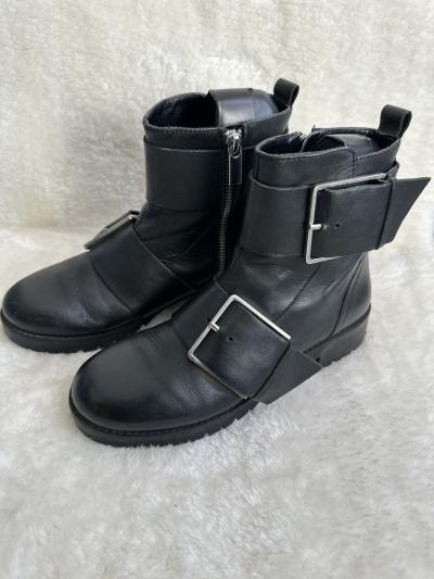 Stradivarius bottines noires � boucles, fermeture �clair | pointure : 36