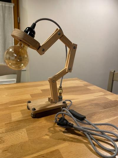 Lampe de bureau neuve en Kaplas fabrication maison mod�le unique