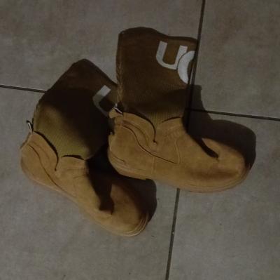 UGG Bottes Femme � enfiler daim marron semelle caoutchouc bout rond EU 39,5